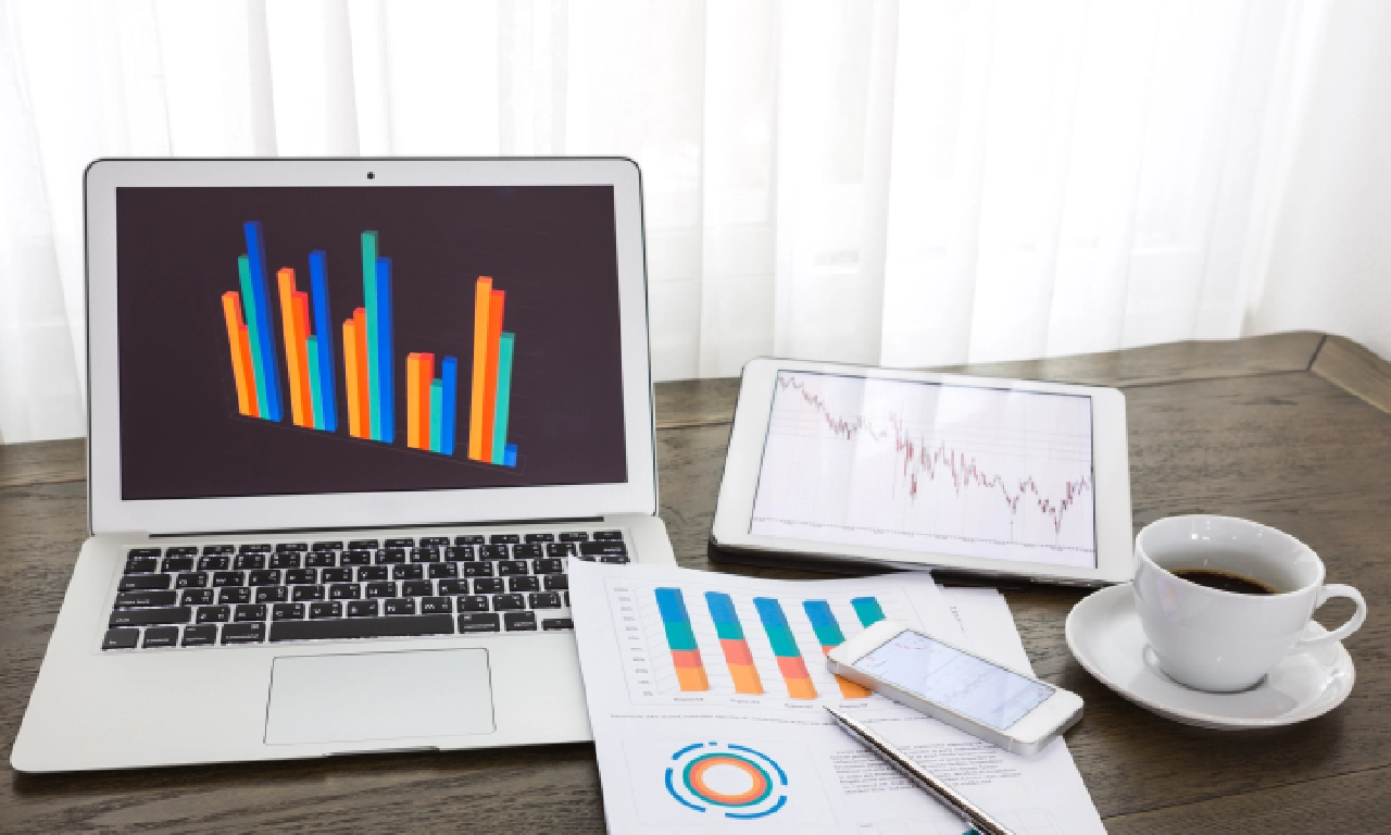 8 Market Analysis Tools That Businesses Need for Growth in 2025.webp